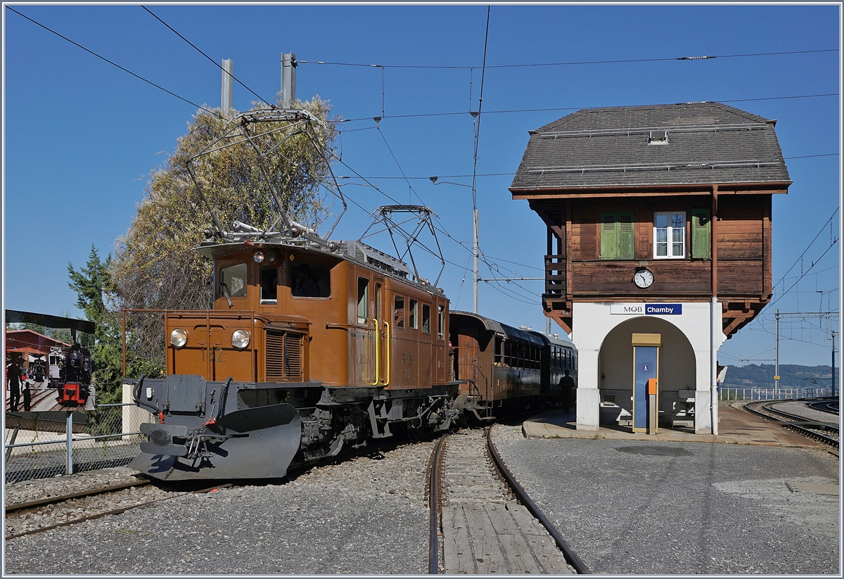 50 Jahre Blonay Chamby - MEGA BERNINA FESTIVAL: das Bernina Krokodil Ge 4/4 182 hat Chamby erreicht und wartet nun auf die (geschobene) Weiterfahrt nach Chaulin. 
9. Sept. 2018