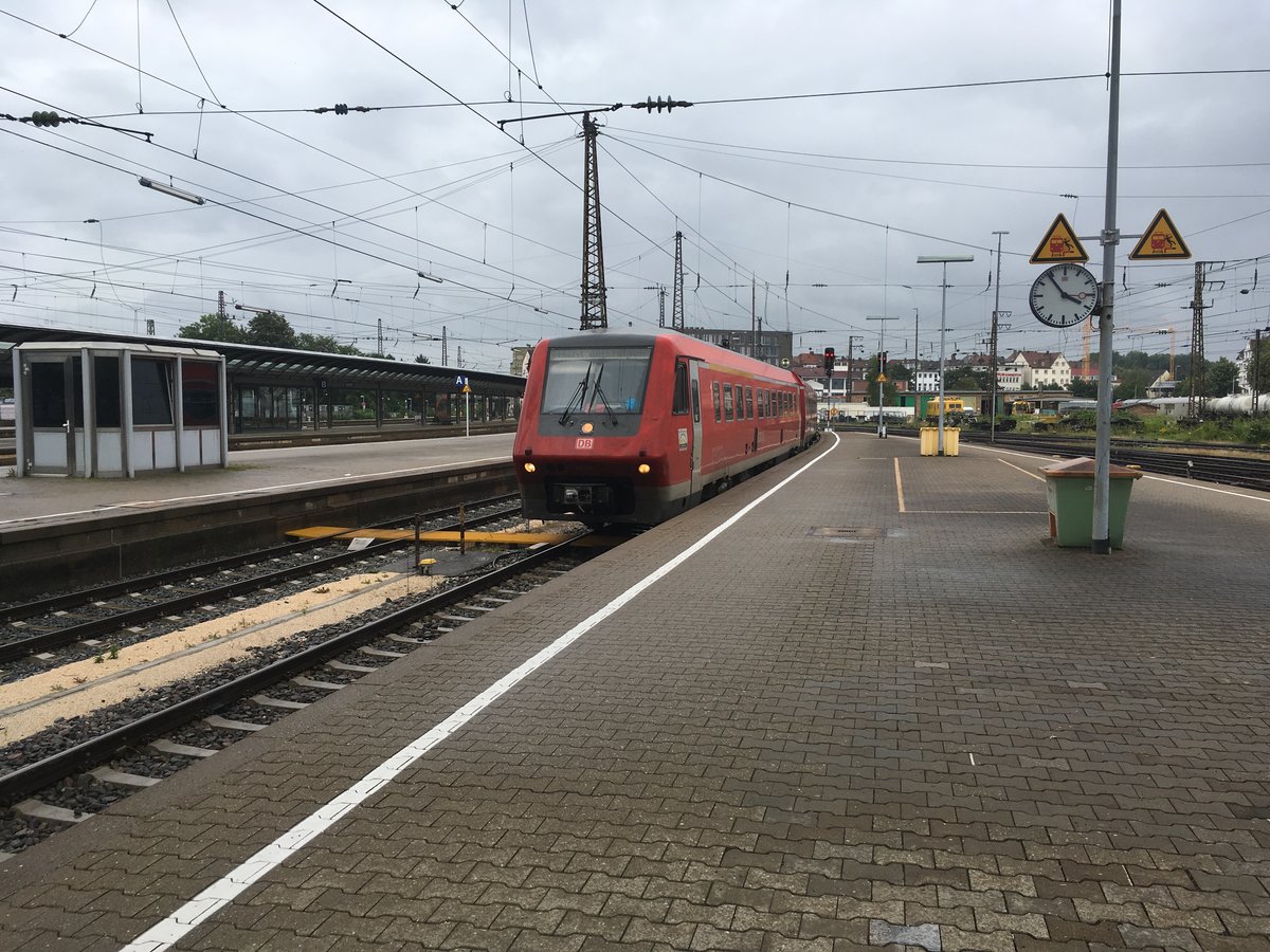 611 017 im Juli 2017 bei der Einfahrt in Ulm Hbf aus Basel Bad Bf.