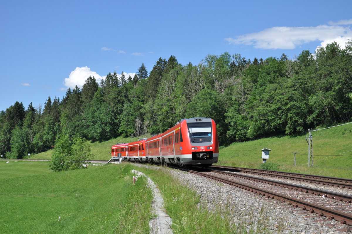 612 149 war zusammen mit einem weiteren 612 am 12.06.2020 als RE nach Ausgburg Hbf unterwegs und wurde dabei in Unterthalhofen fotografiert.  