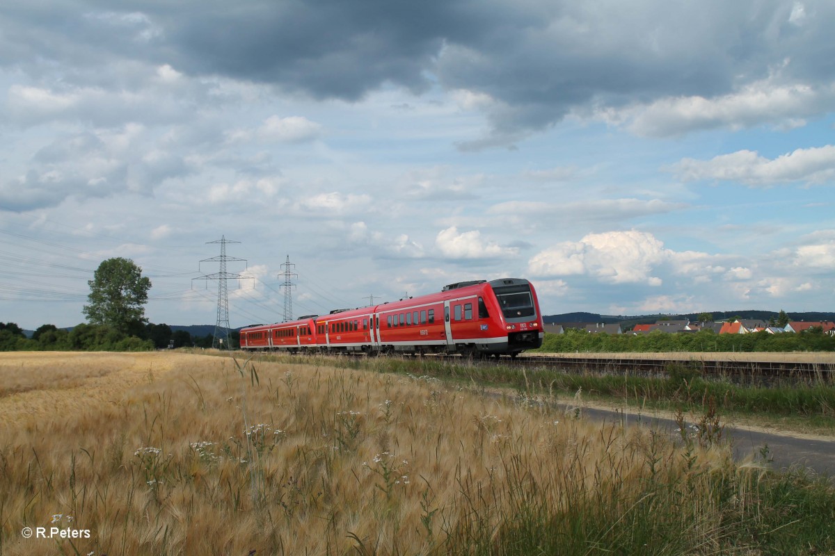 612 596 + 472 als RE 3526 Neustadt Waldnaab - N�rnberg bei Rothenstadt. 24.06.14