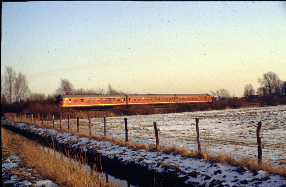 612 in Braunschweig auf der Strecke Braunschweig-Wolfenbüttel-Bad Harzburg im Februar 1983.