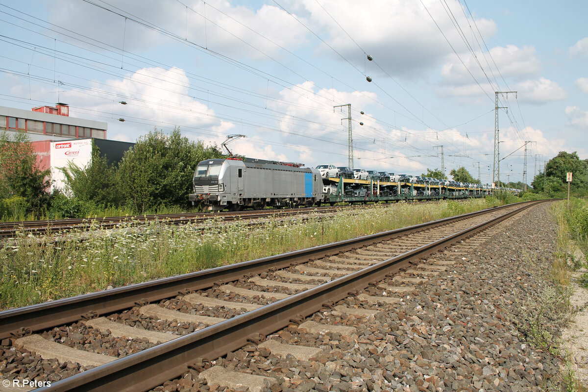 6193 155-9 zieht mit einem offenen Autotransportzug durch Nürnberg Hohe Marter. 24.07.24