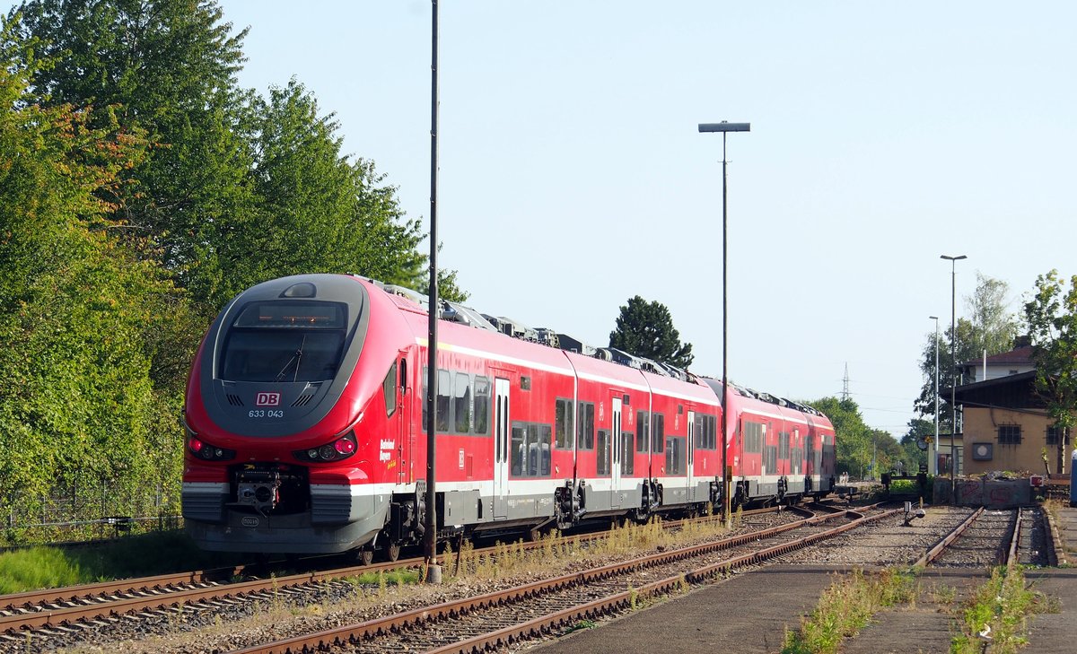 633 038 und 633 043 PESA LINK III in Vhringen am 18.09.2020.
