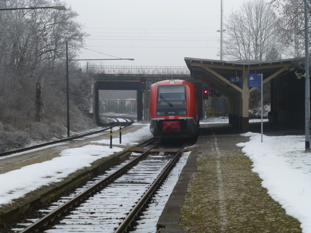 641 034 steht als RB 27 am 5.2.14 in S�mmerda nach Gro�heringen bereit.