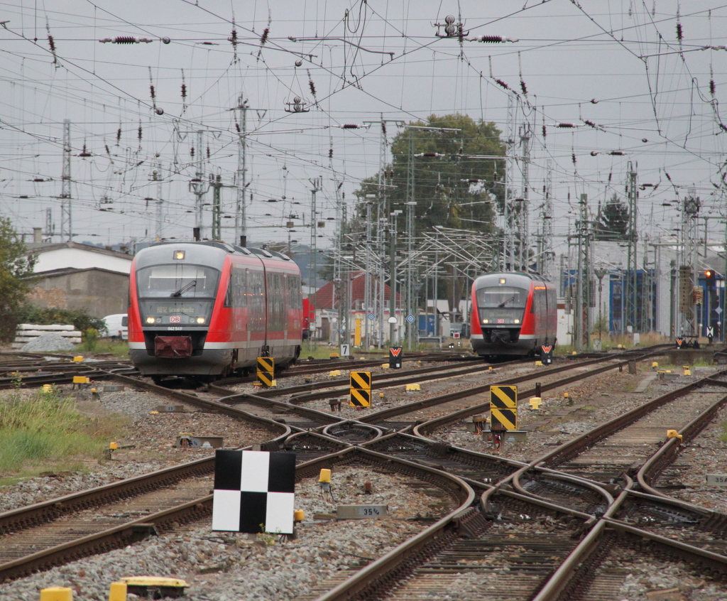 642 549-9 als RB 12(RB 13239)von Rostock Hbf nach Graal-M�ritz bei der Bereitstellung im Rostocker Hbf weiter hinten kam 642 553 hinterher.07.10.2016