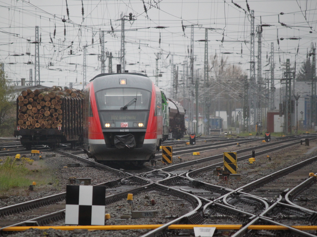 642 685 als RB12(Rostock-Graal-Müritz)bei der Bereitstellung im Rostocker Hbf.05.05.2017