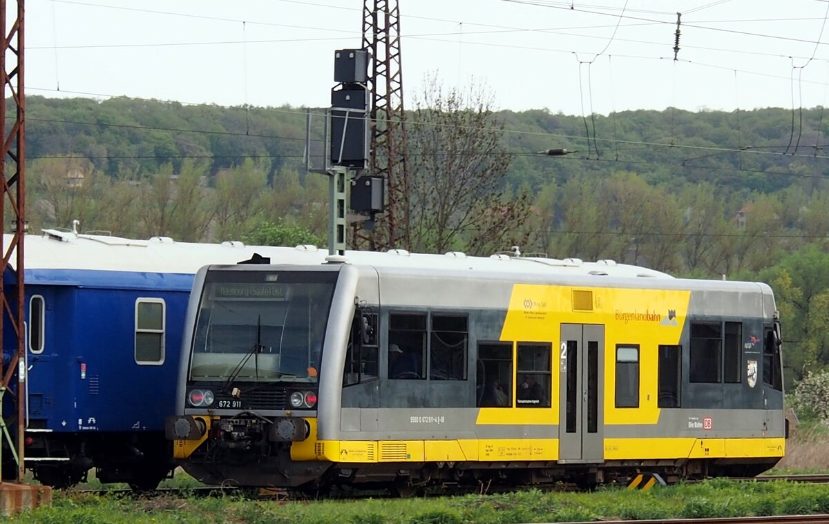 672 911-4 DB der Burgenlandbahn in naumburg am 30.04.2015.