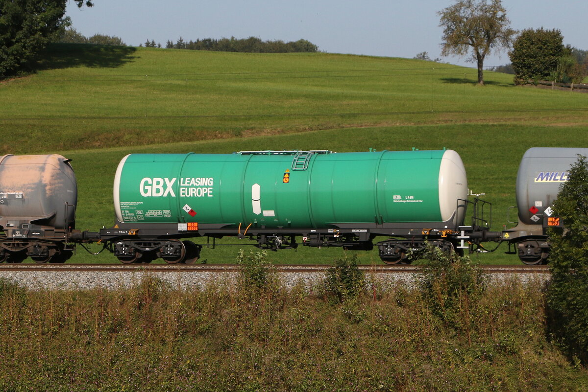 7830 737 (Zacns) von  GBX  am 19. September 2024 bei Axdorf.