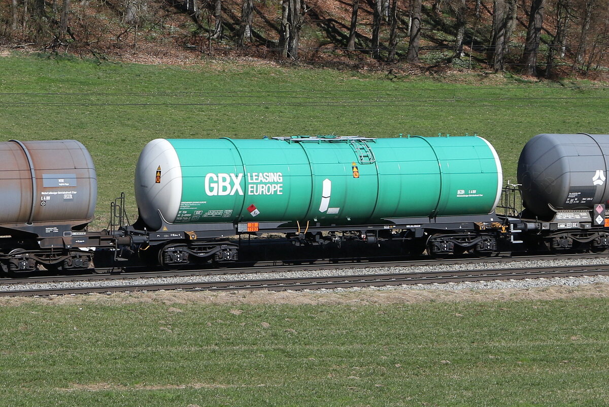 7830 740 (Zacns) von  GBX  am 19. Mrz 2025 bei Axdorf.