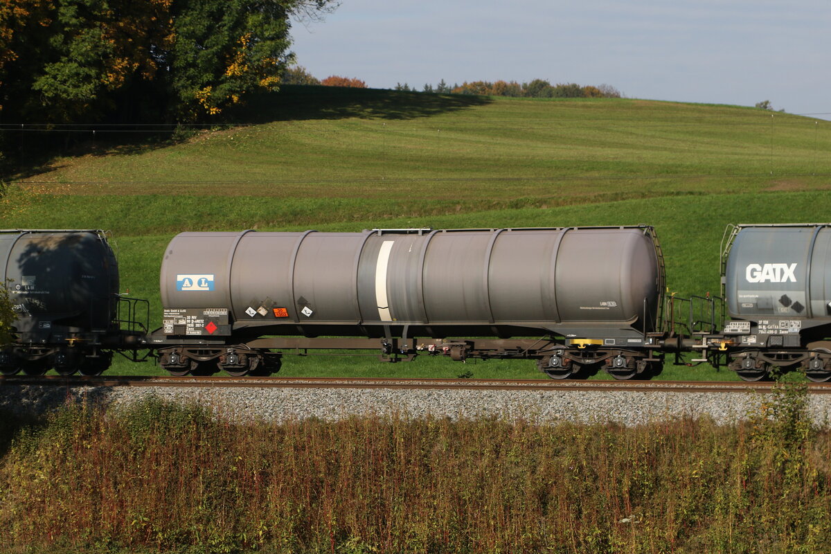7836 287 (Zans) der  ARETZ GmbH  am 15. Oktober 2025 bei Axdorf.