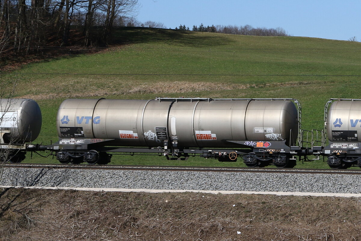7840 003 (Zacns) von  VTG  am 19. Mrz 2025 bei Axdorf.
