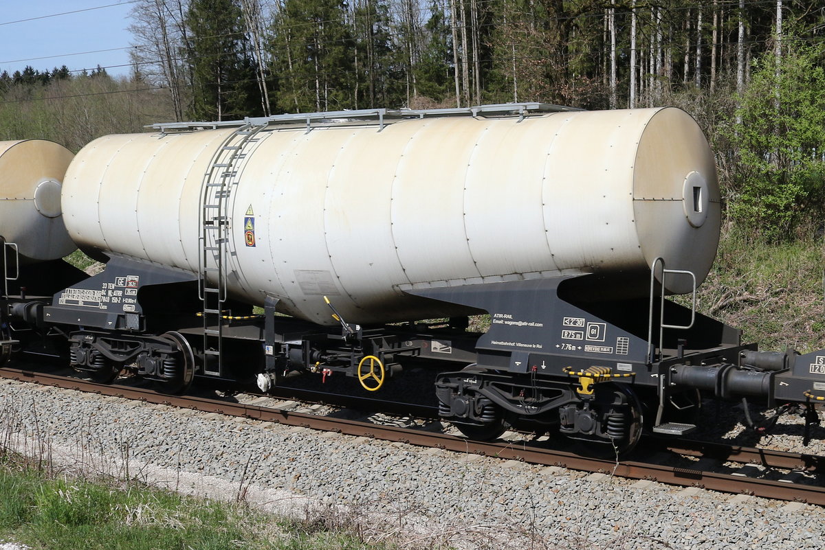 7840 150 (Zacns) von  ATIR-Rail  am 15. April 2020 bei Grabensttt.