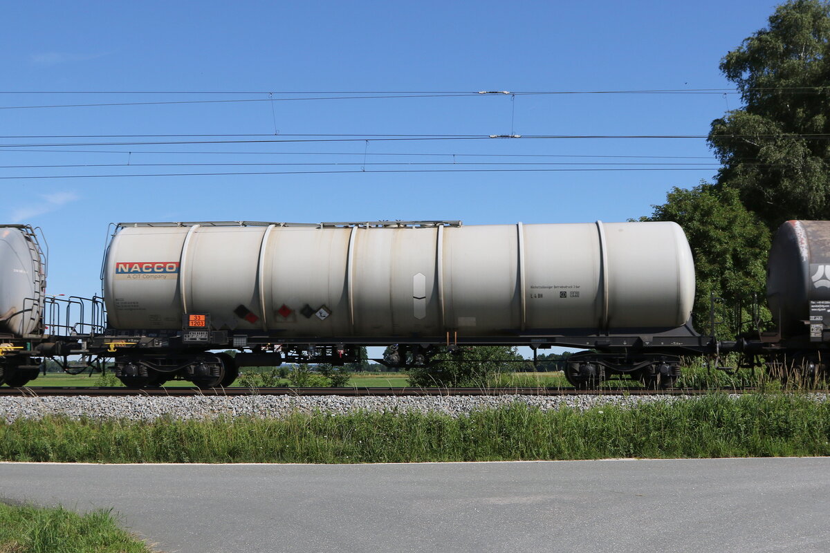 7840 251 (Zacns) von  NACCO  am 12. Juli 2021 bei bersee.