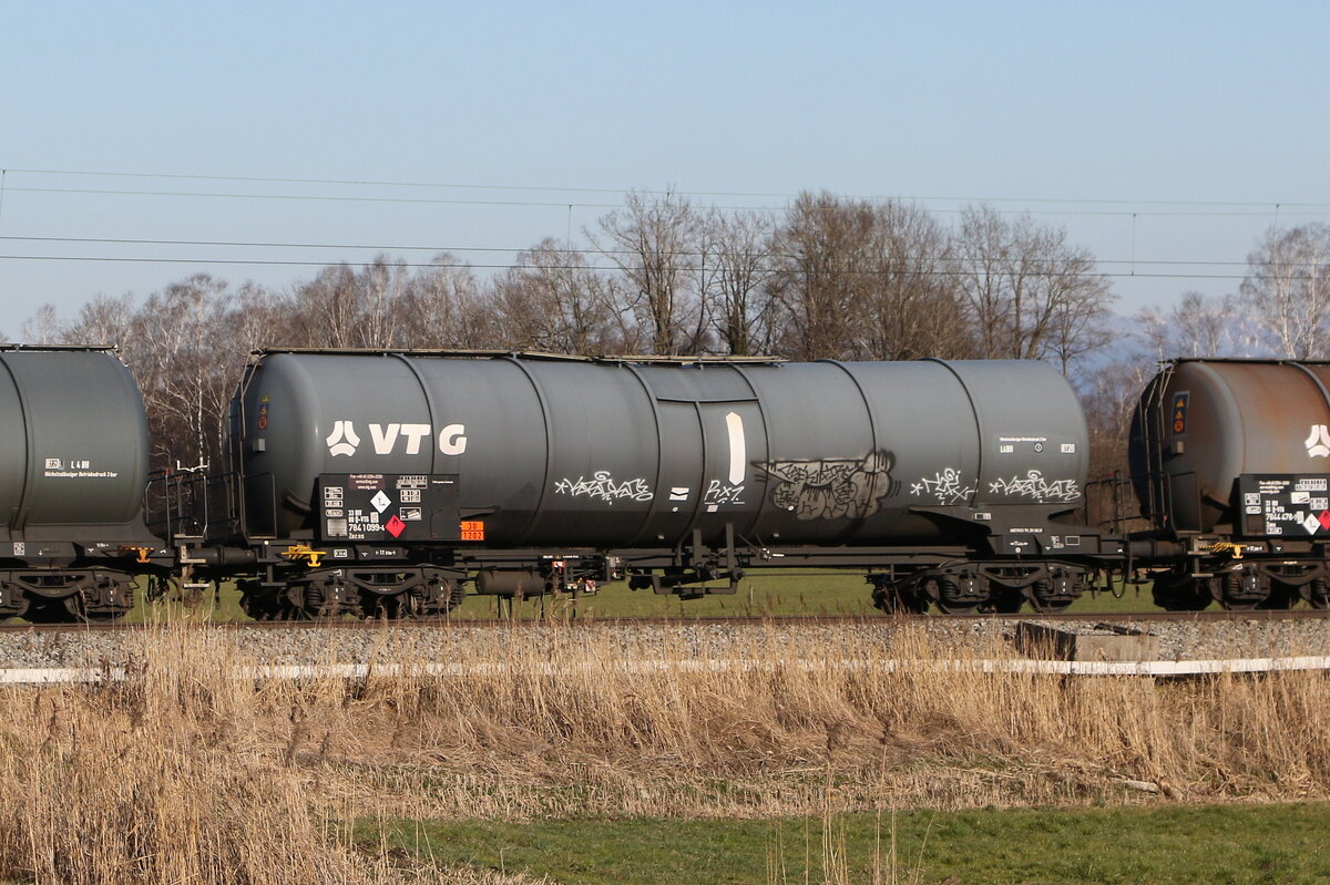7841 099 (Zacns) von  VTG  am 18. Mrz 2025 bei Bernau.