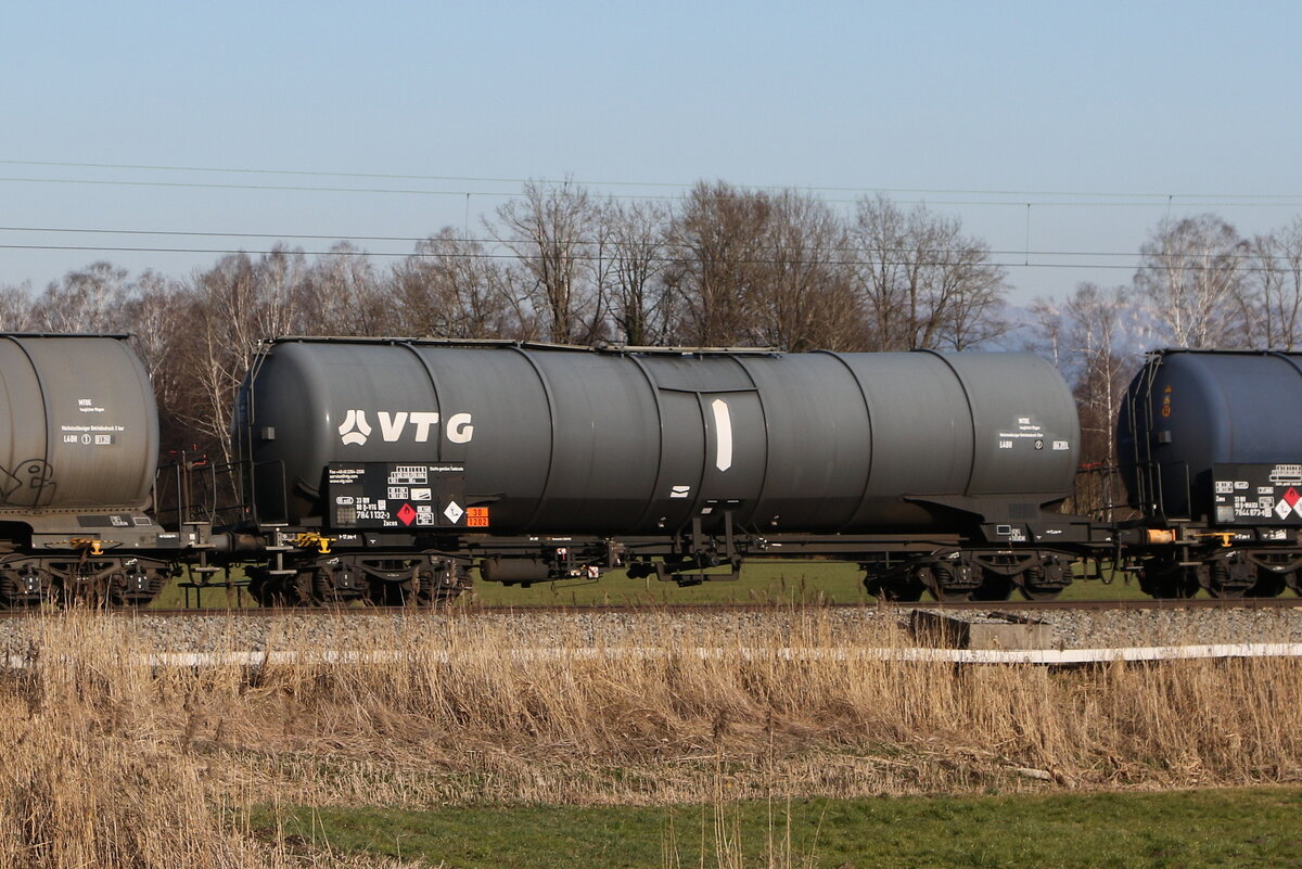 7841 132 (Zacns) von  VTG  am 18. Mrz 2025 bei Bernau.