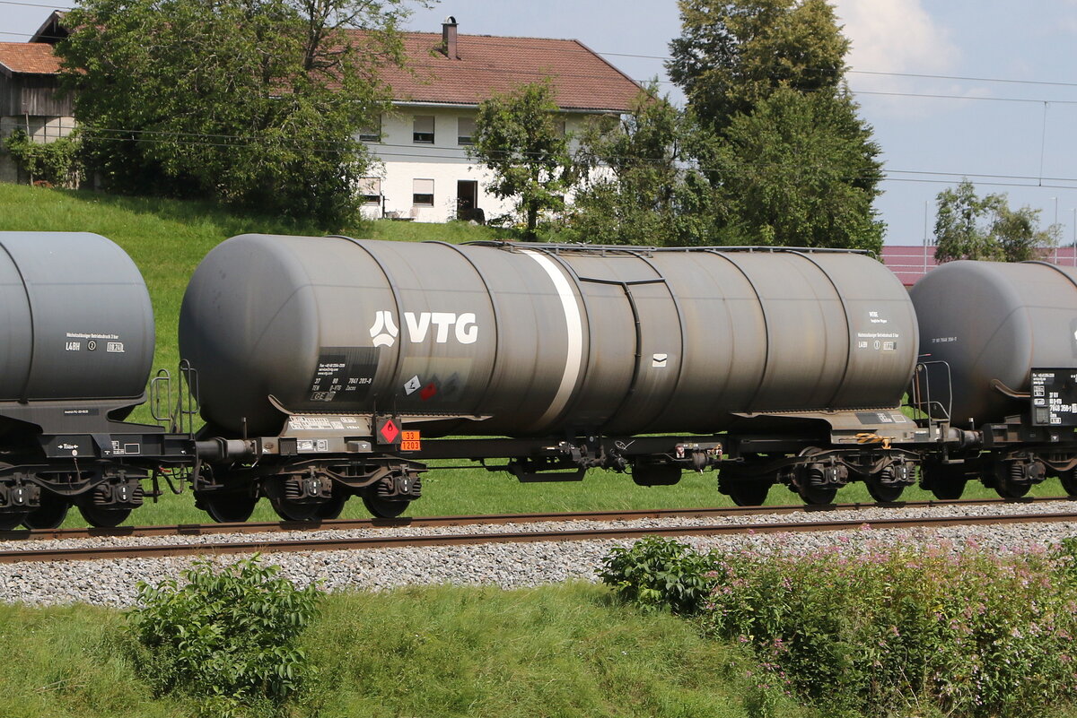 7841 203 (Zacns) von  VTG  am 7,. August 2024 bei Axdorf.