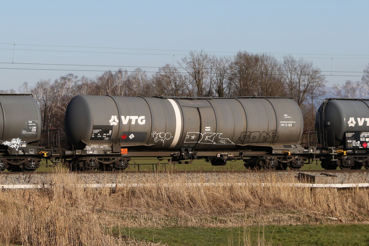 7841 207 (Zacns) von  VTG  am 18. Mrz 2025 bei Bernau.