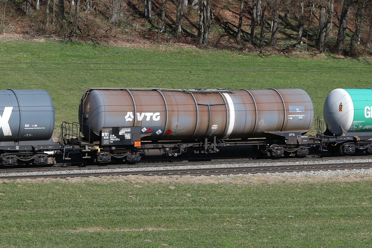 7844 471 (Zans) von  VTG  am 19. Mrz 2025 bei Axdorf.