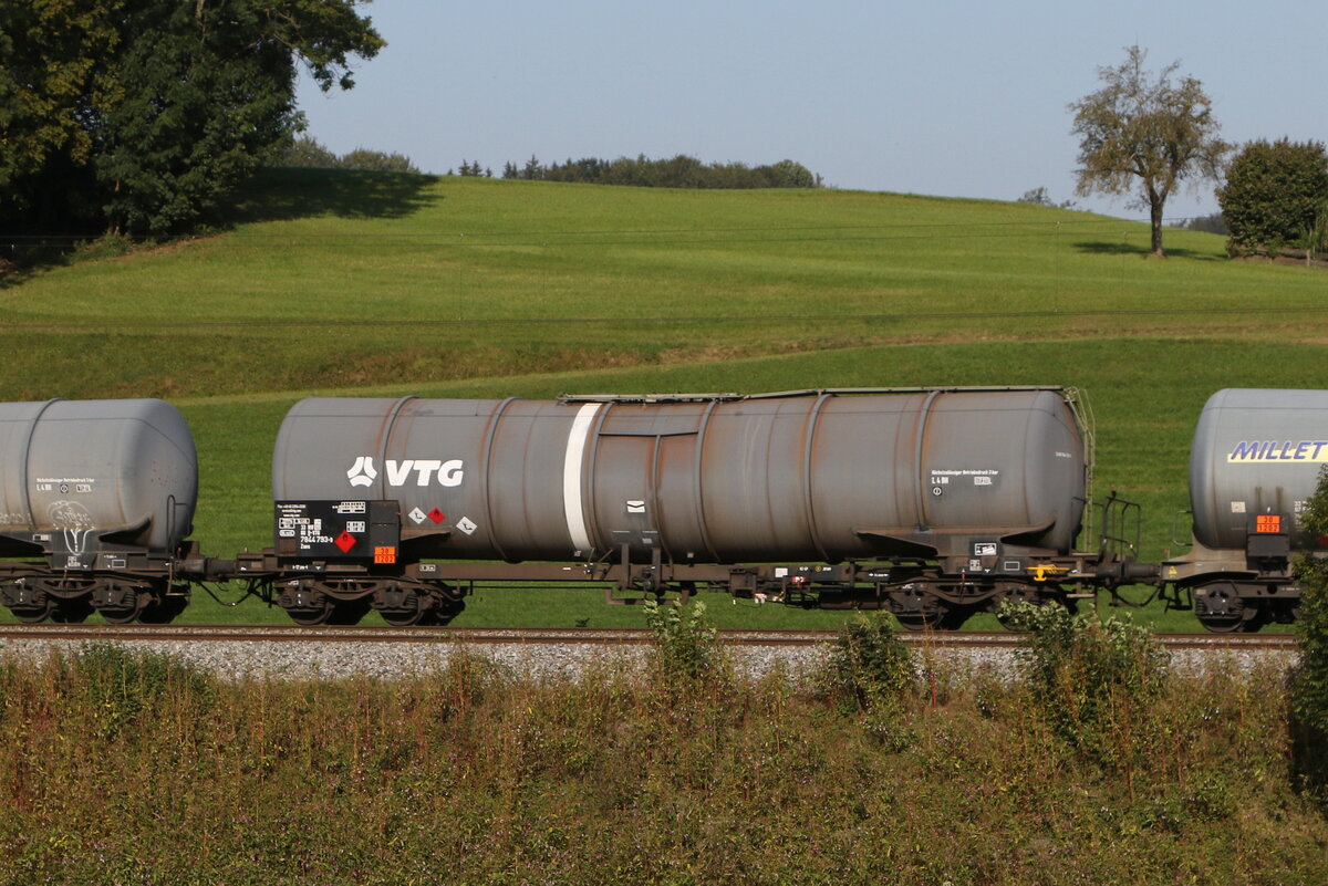 7844 793 (Zans) von  VTG  am 19. September 22024 bei Axdorf.