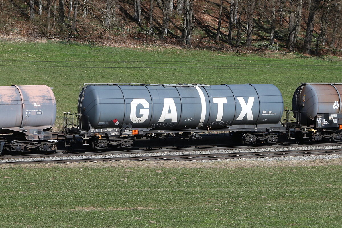 7846 842 (Zacns) von  GATX  am 19. Mrz 2025 bei Axdorf.