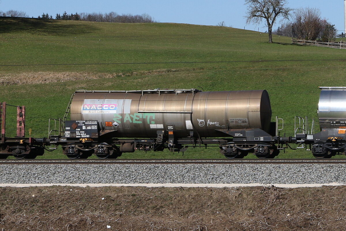 7931 445 (Zacens) von  NACCO  am 19. Mrz 2025 bei Axdorf.