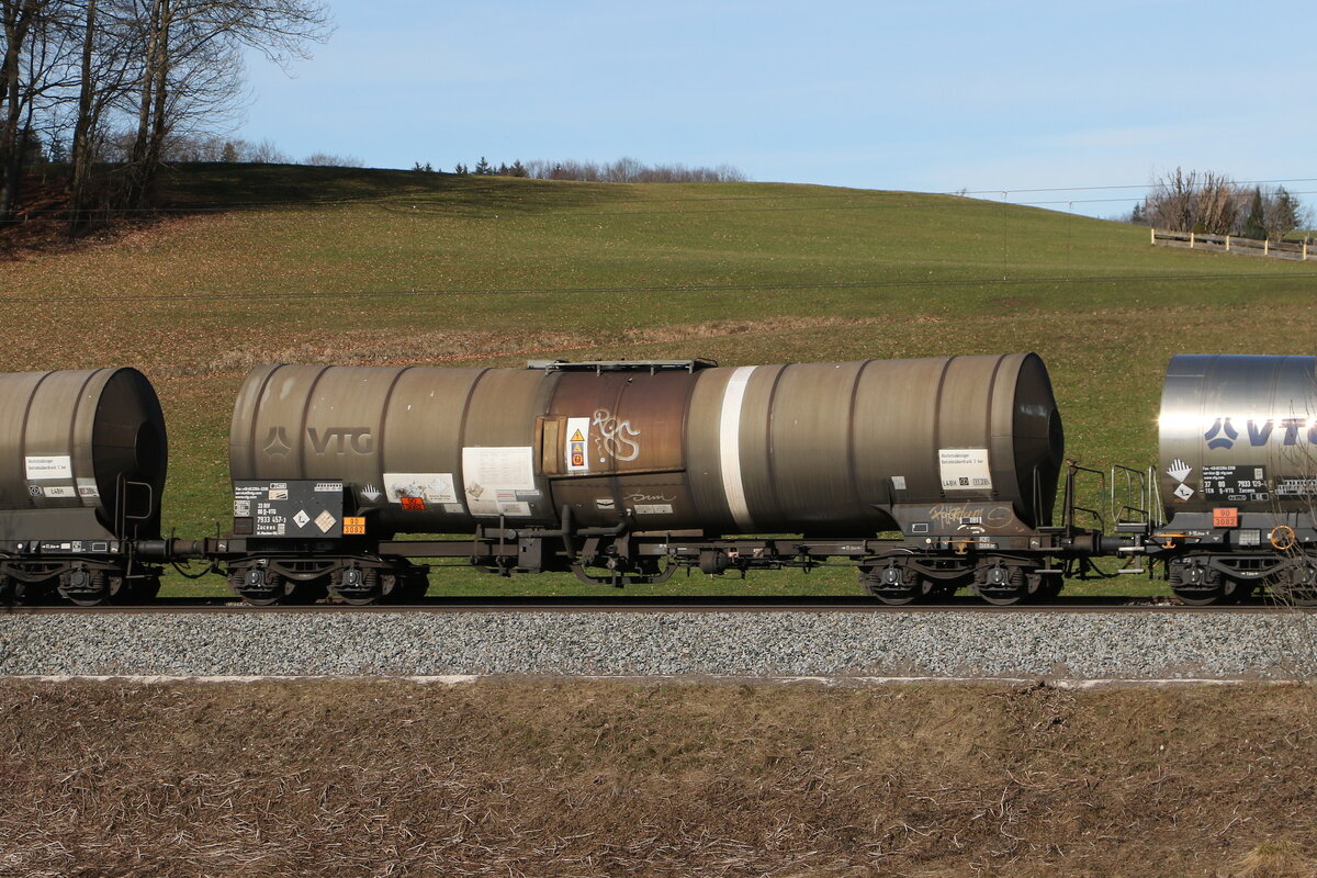 7933 457 (Zacens) von  VTG� am 26. Februar 2026 bei Axdorf.