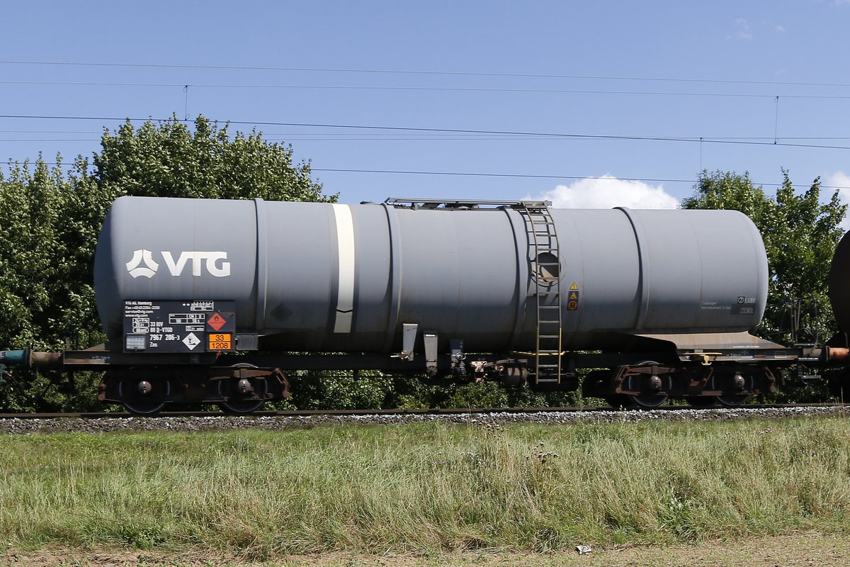 7967 206-3 (Zas) von  VTG  am 19. August 2017 bei Thngersheim.