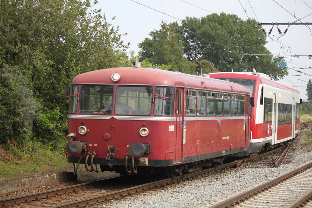 798 610-1+650 567-0 als Sonderzug 20321 von Warnem�nde nach Pritzwalk bei der Ausfahrt in Rostock-Bramow,Leerzug nach Warnem�nde.08.08.2015