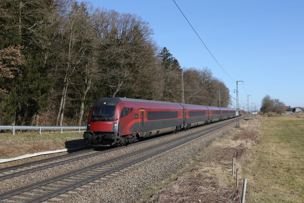 80-90 701  Spirit of Salzburg  aus Salzburg kommend am 6. Mrz 2025 bei Hufschlag.