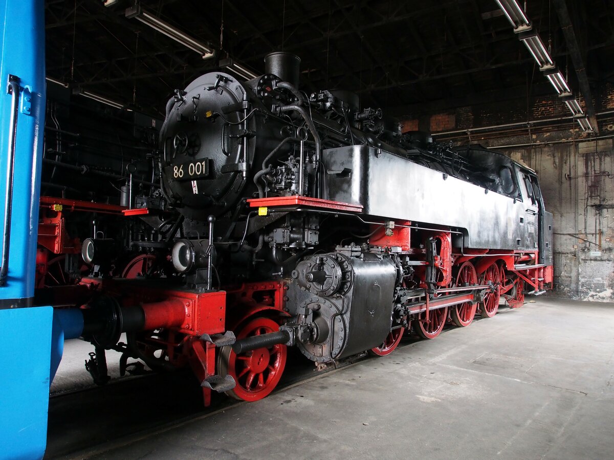 86 001 im Sächsischen Eisenbahnmuseum in Chemnitz am 19.04.2017.