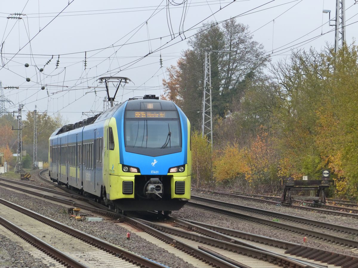 Abellio Westfalenbahn Triebzug ET 401 Salzbergen 21-11-2019.


Abellio Westfalenbahn treinstel ET 401 Salzbergen 21-11-2019.