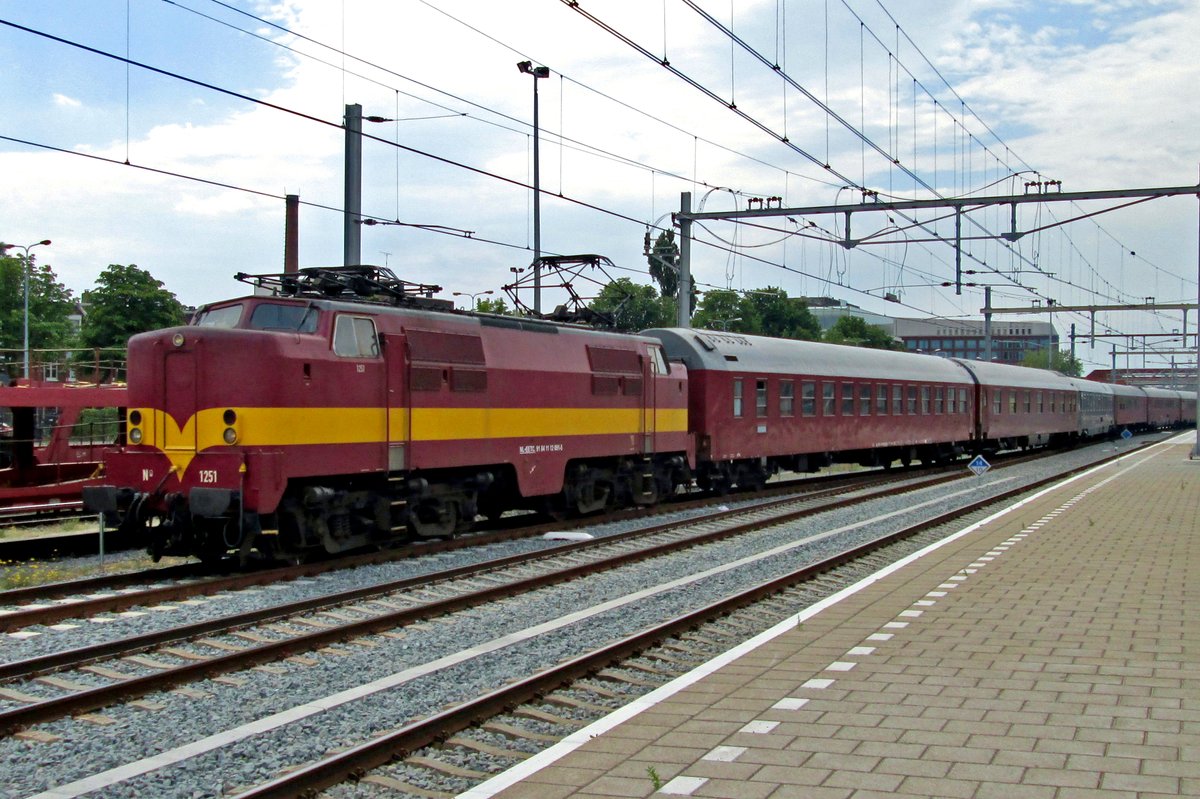 ACTS/EETC 1254 treft mit ein Nachtzug nach Alessandria in ´s Hertogenbosch ein am 4 Juli 2014.