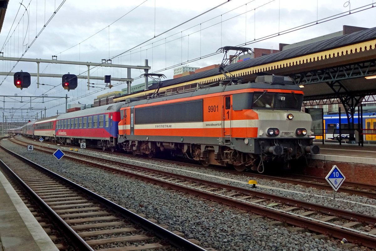Alpen-Express 1388 treft mit ex-LOCON 9901 an der Spitze an 1 Mrz 2020 in 's-Hertogenbosch ein.