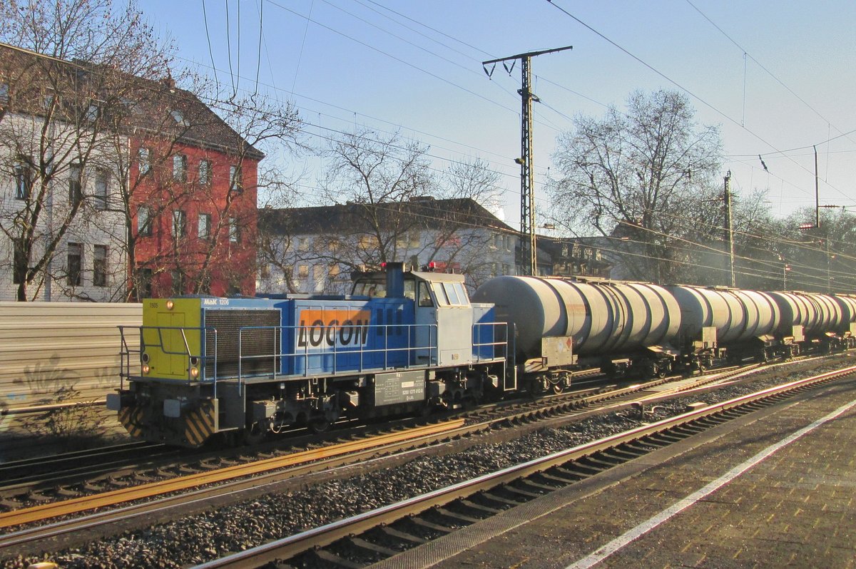 Alpha/LOCON 1506 schleppt ein Kesselwagenzug durch Köln Süd am 20 Jänner 2017.