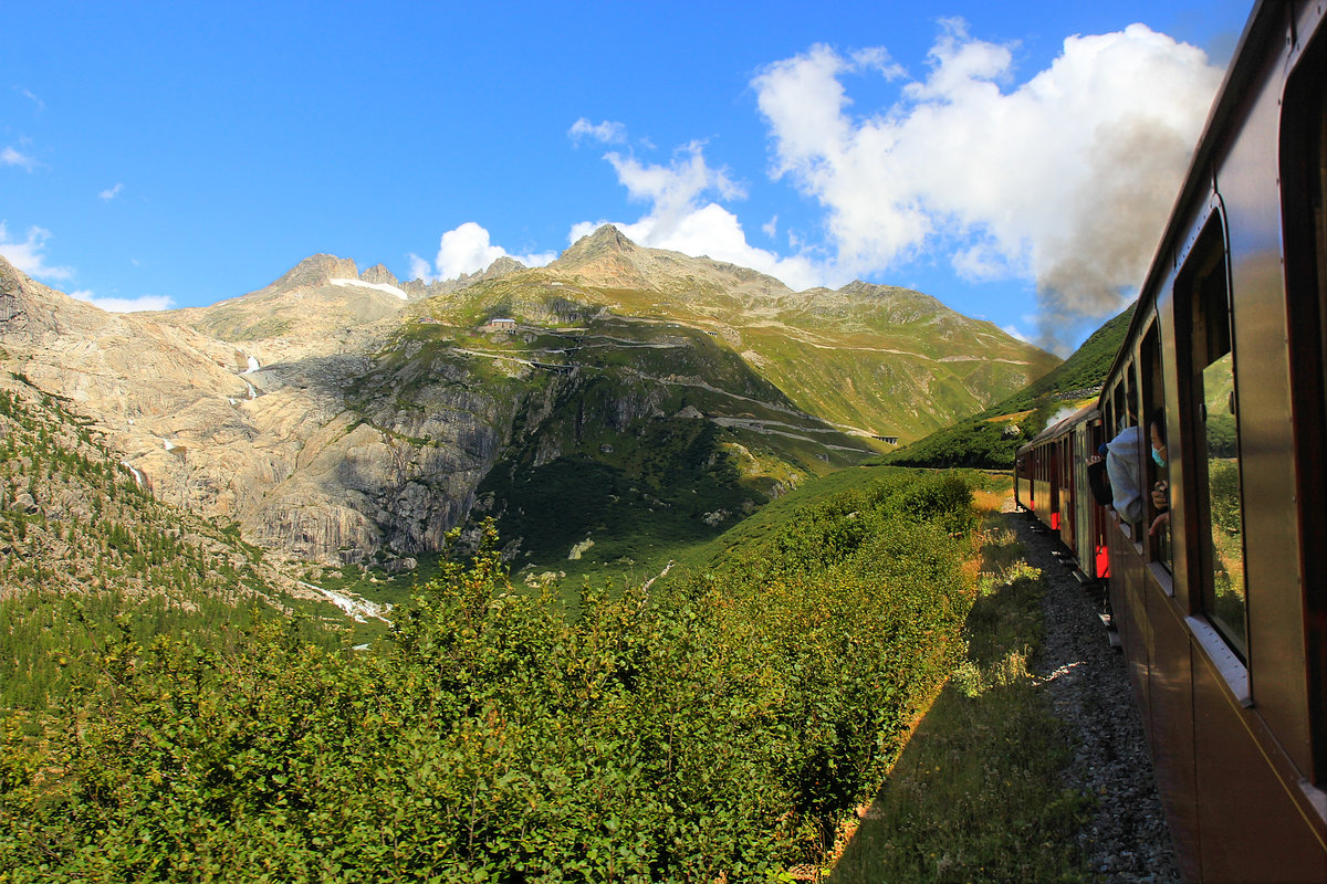 Als ich am 23.August 2020 die Strecke hinter DFB Lok 4 wieder befuhr, war vom Gletscher keine Spur mehr. Immerhin gab dieser Gletscher - so viel ich weiss - dem Glacier-Express seinen Namen. 