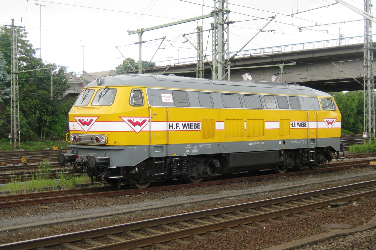 Am 1 Juni 2012 lauft Wiebe 216 012 um in Hamburg-Harburg. 