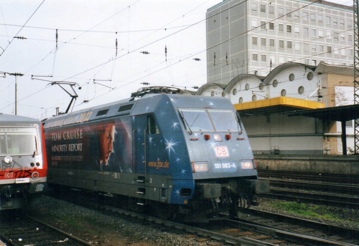 Am 1 Oktober 2002 verlässt 101 083 Koblenz Hbf.