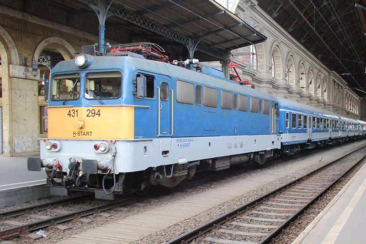 Am 11 Mai 2018 steht MAV 431 294 in Budapest-Keleti.