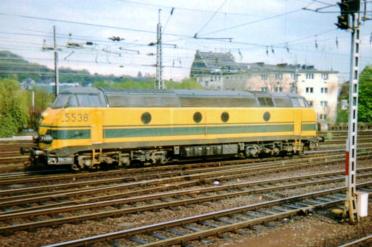 Am 13 Juli 1999 durchfahrt NMBS 5538 Aachen-West.