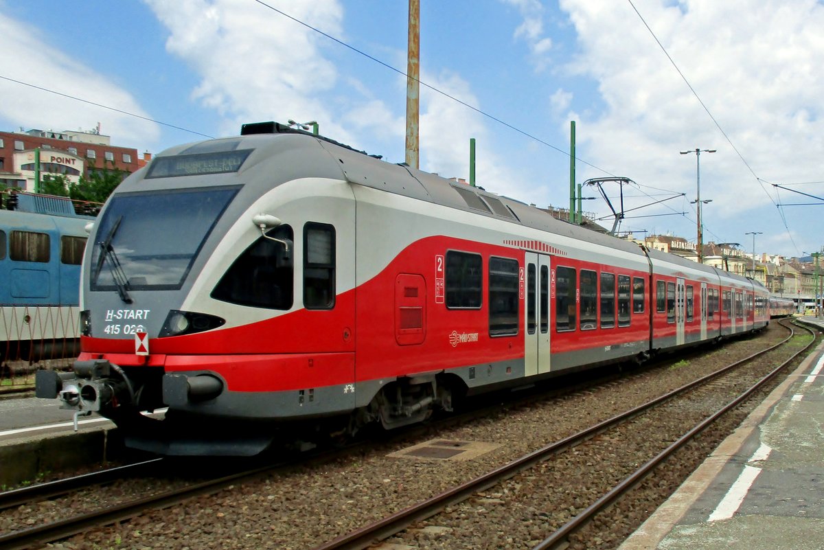 Am 13 Mai 2018 steht 415 026 in Budapest-Delí.