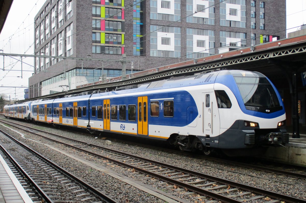 Am 14 Januar 2018 steht NS 2233 in Nijmegen. 