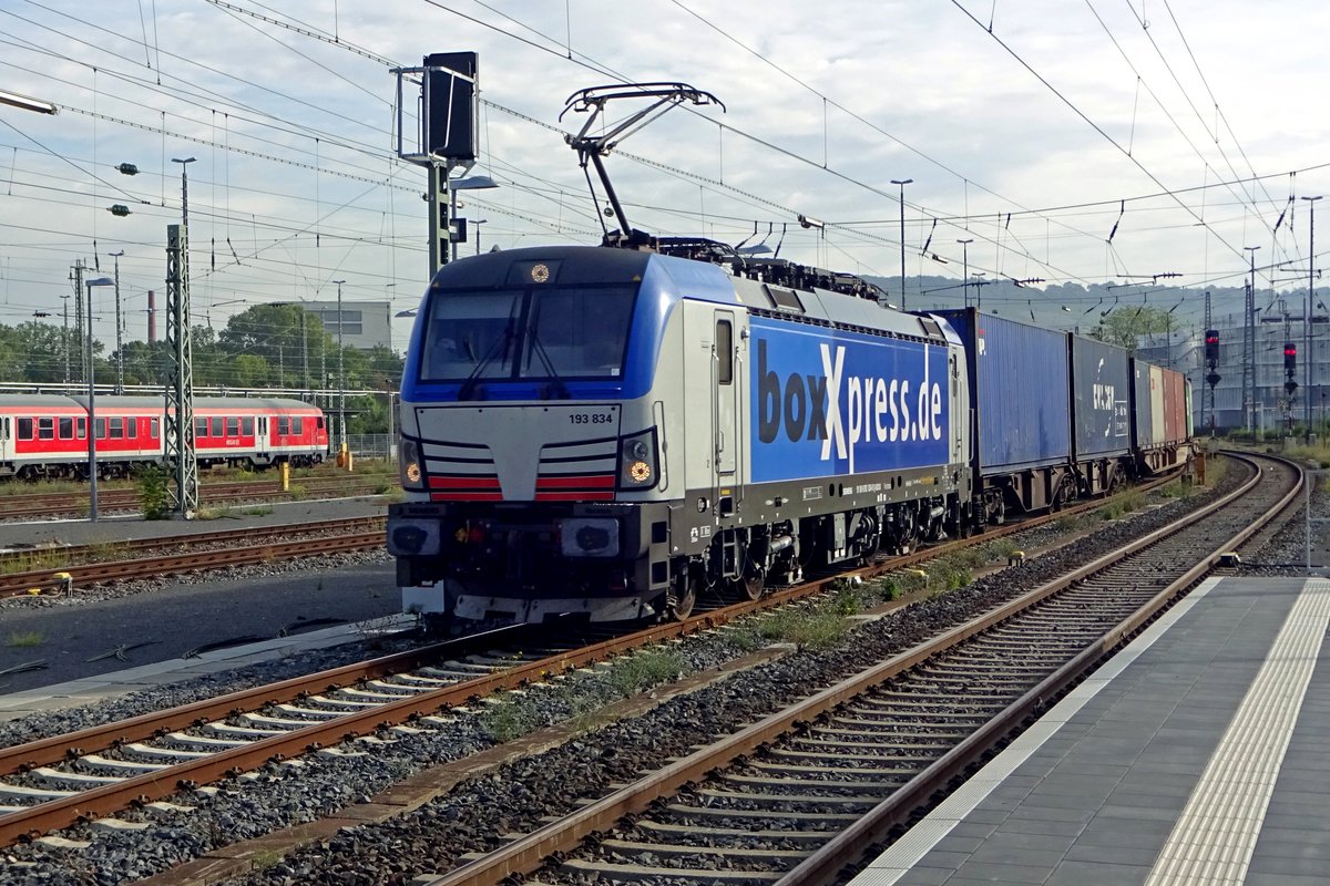 Am 15 September 2019 durchfahrt BOxXpress 193 834 Heilbronn.