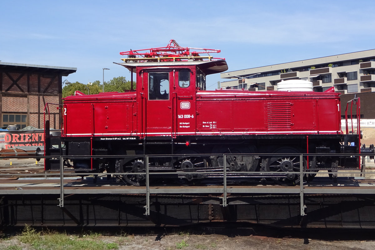 Am 15 September 2019 steht 163 008 ins Sddeutsches Eisenbahnmuseum Heilbronn.