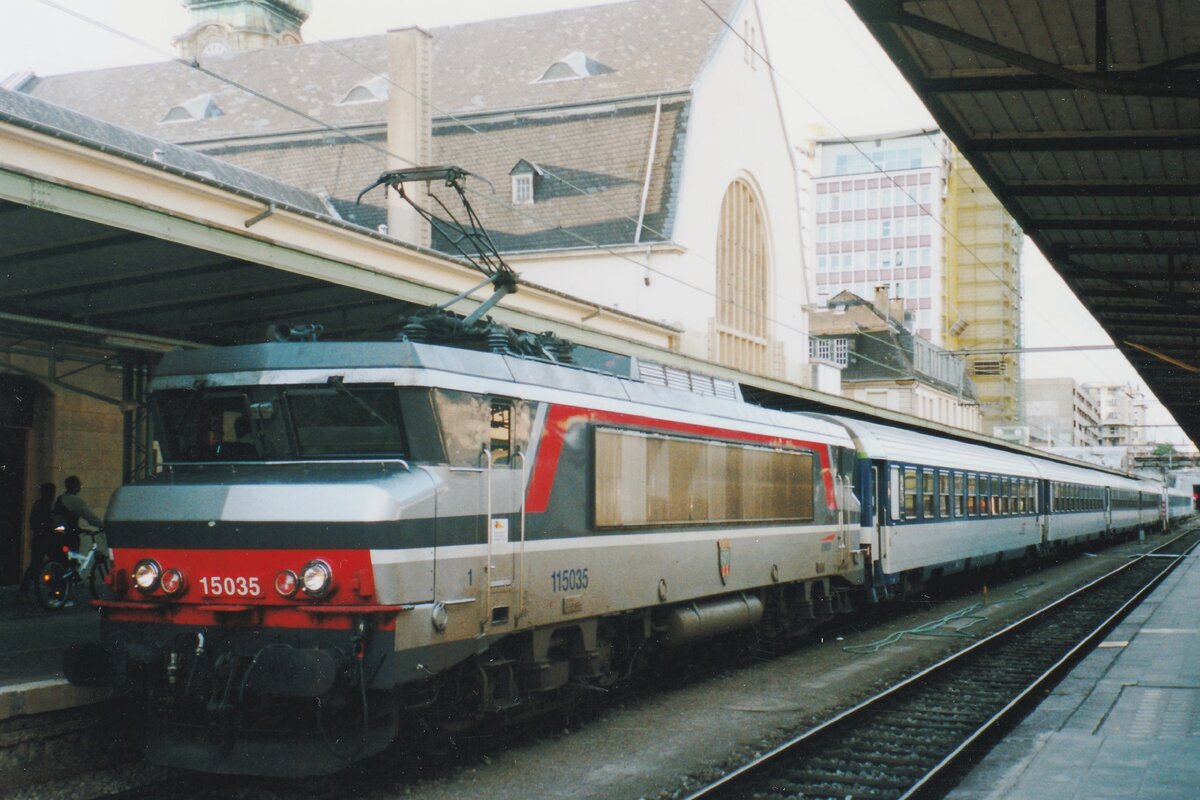 Am 16 September 2004 steht SNCF 15035 in Luxembourg-gare.