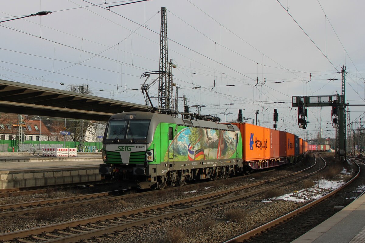Am 19 Februar 2026 durchfahrt SETG 193 839 samt Containerzug Bremen Hbf. 