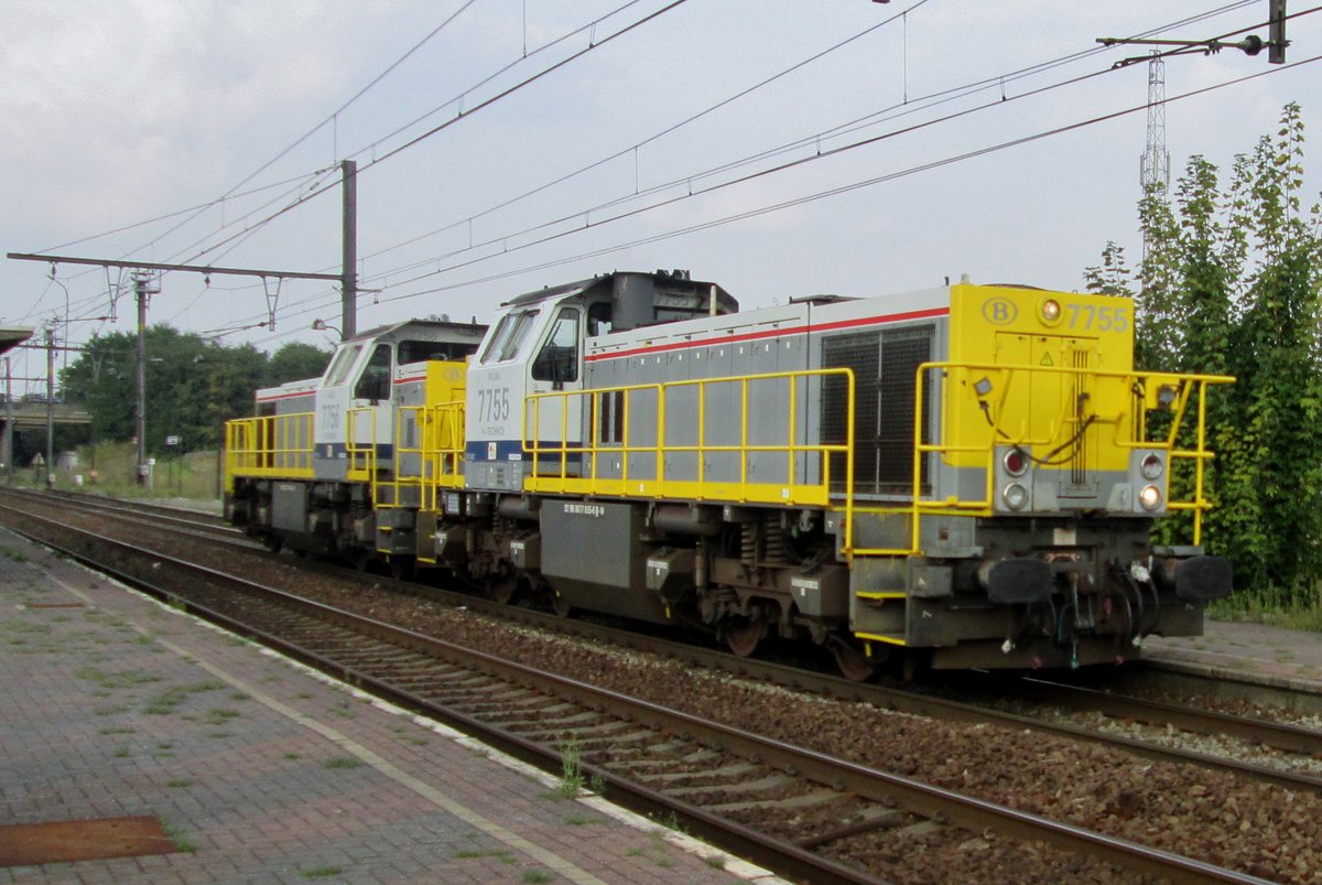 Am 19 Juni 2014 zieht 7755 deren Nachfolgenummer durch Antwerpen-Noorderdokken.