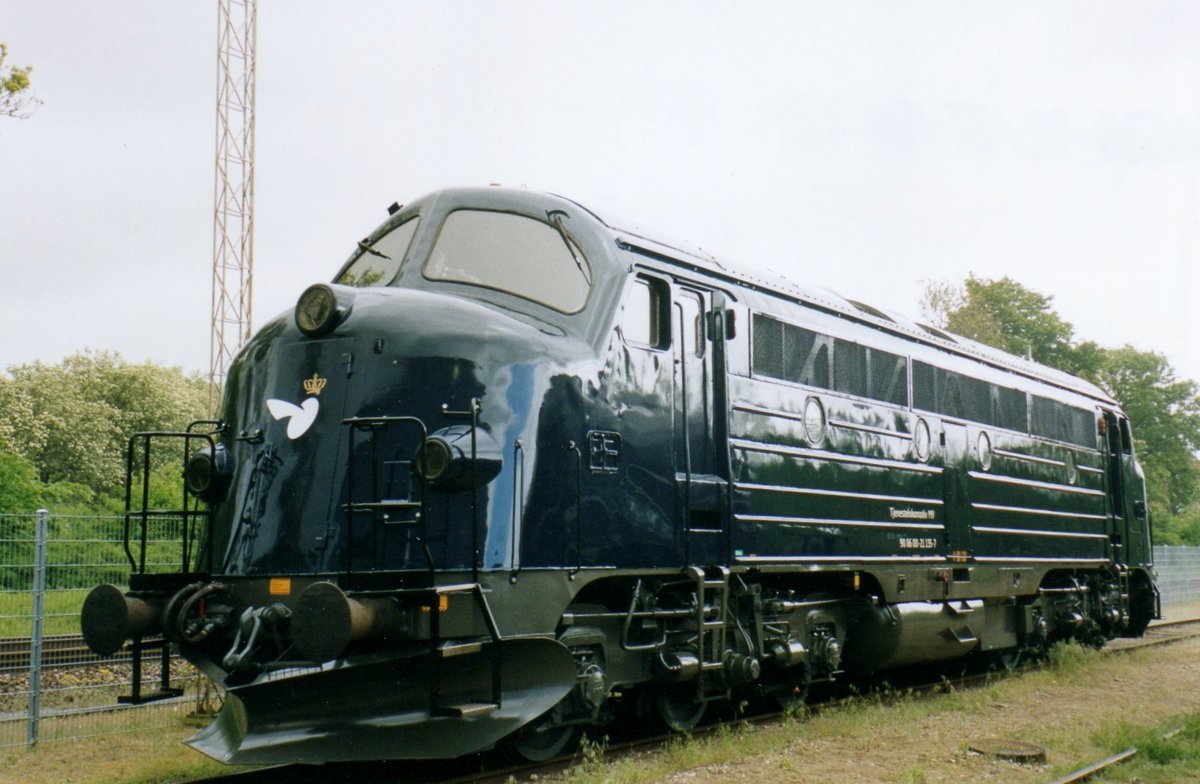 Am 23 Mai 2004 steht MY 1135 ins bw von Randers.