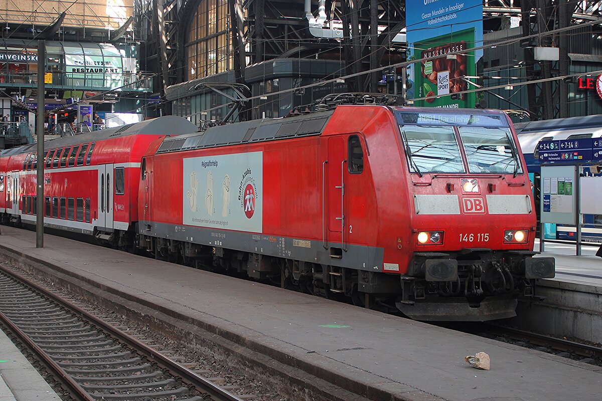 Am 23 September 2025 steht DB Regio 146 115 in Hamburg Hbf.