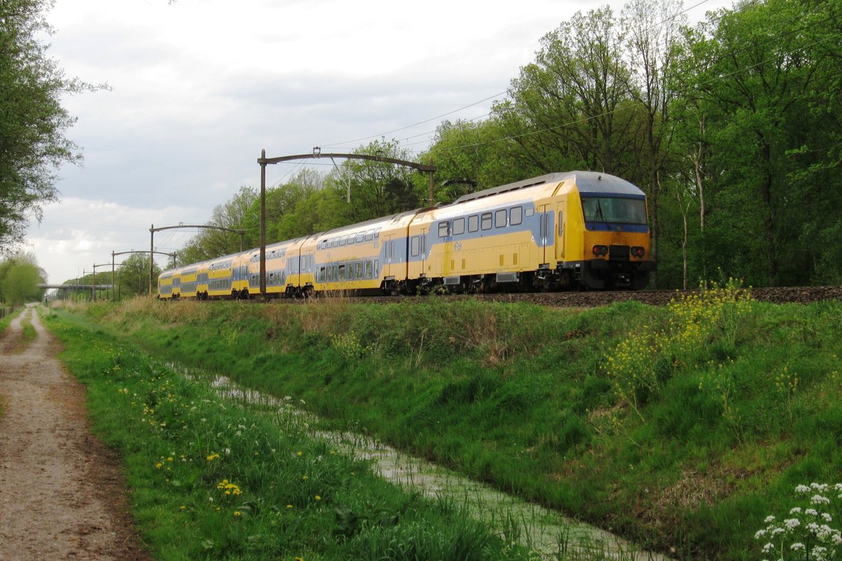 Am 24 April 2019 passiert NS 7623 Tilburg Oude Warande.