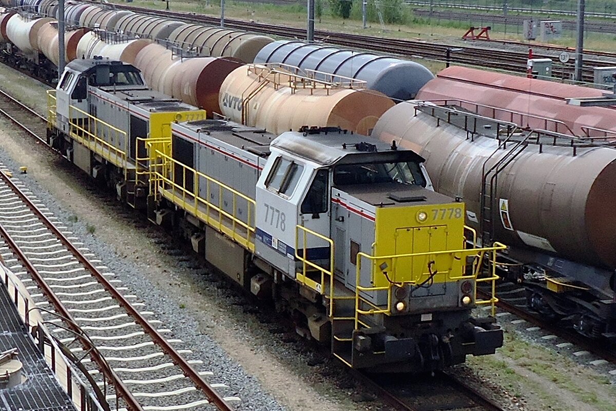 Am 24 Juli 2015 steht SNCB 7778 in Lage Zwaluwe.